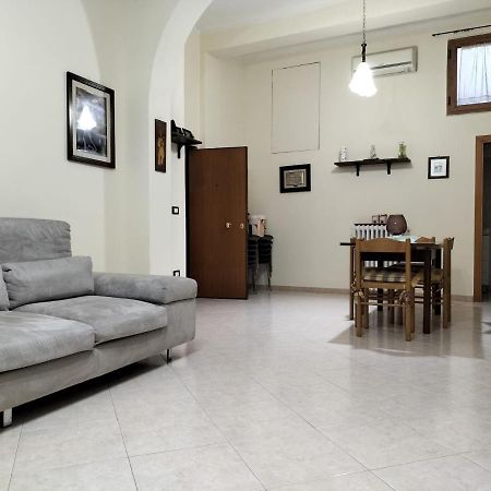 Casa Vacanze Al Castello Trani Eksteriør billede
