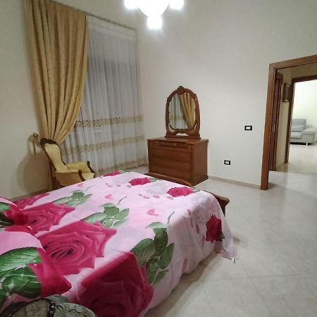 Casa Vacanze Al Castello Trani Eksteriør billede