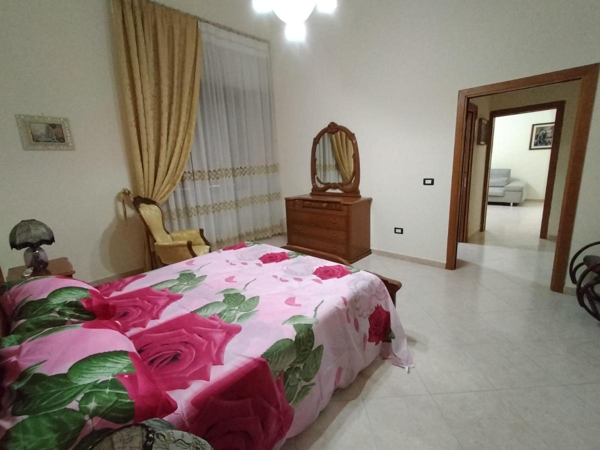 Casa Vacanze Al Castello Trani Eksteriør billede